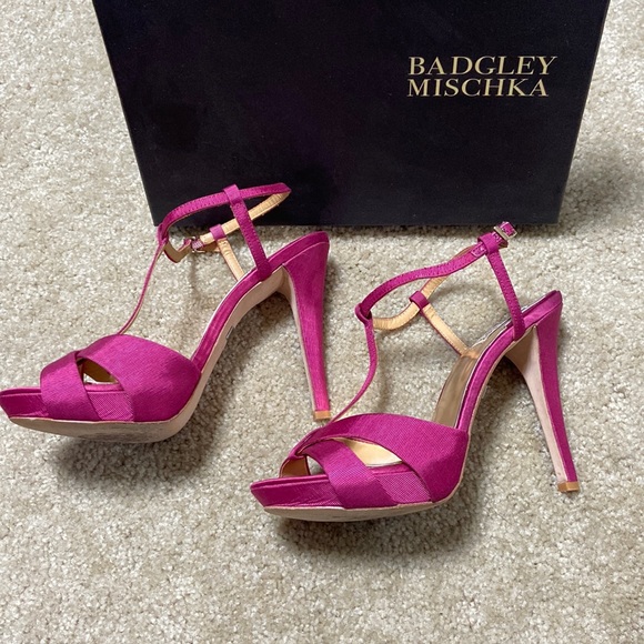 Badgley Mischka pink Indigo II sling back T-strap heels 8.5  Mother’s Day Easter
